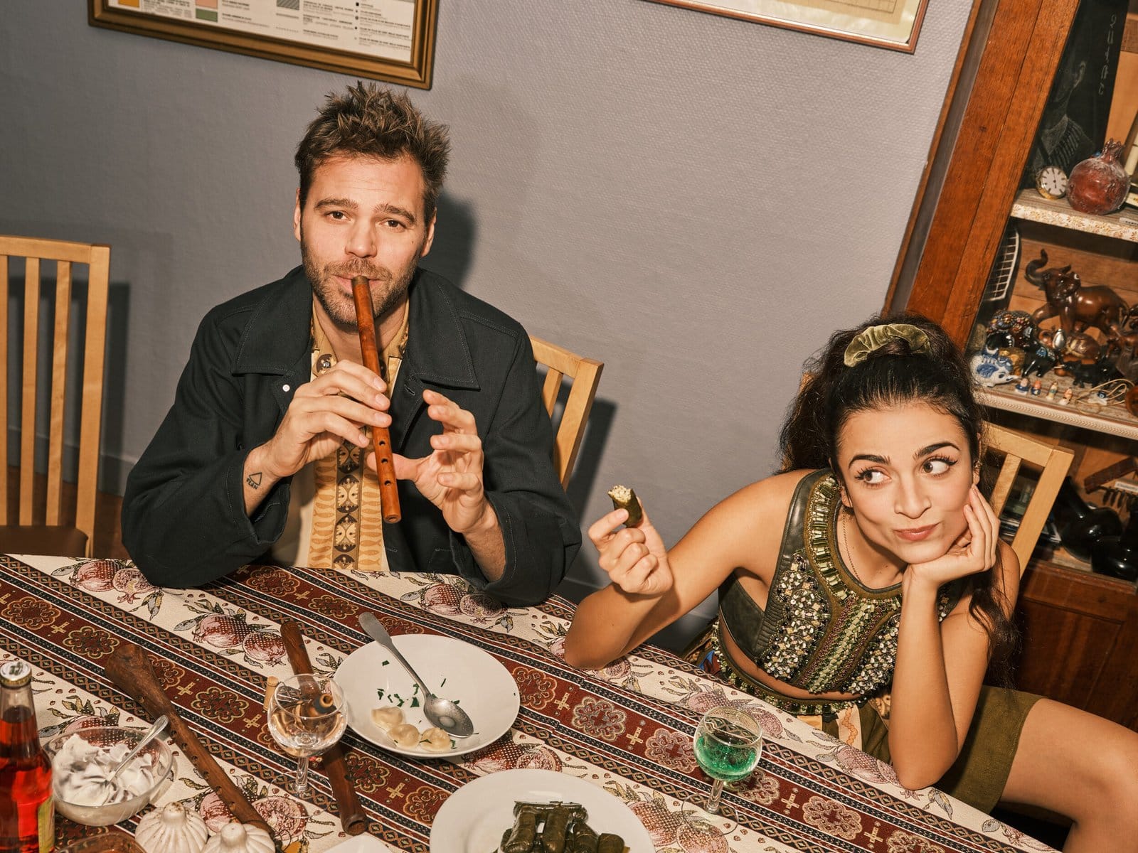 Ladaniva à la cantine de la Maison de la culture arménienne, dans le 9ème arrondissement de Paris. Mangeant des plats traditionnels du Caucase. 