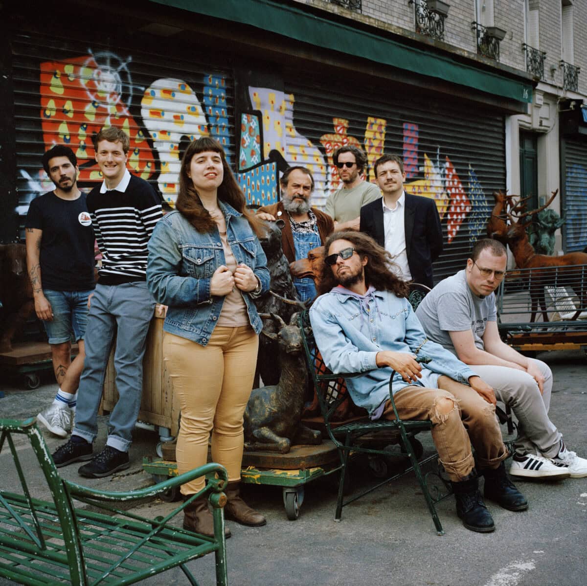 Astéréotypie avec de gauche à droite: Christophe L'Huillier, Aurélien Lobjoit, Claire Ottaway, Eric Tafani, Arthur B. Gillette, Benoît Guivarch, Stanislas Carmont et Yohann Goetzmann, photographiés à Saint-Ouen le 25 mai 2024 par Mathieu Zazzo