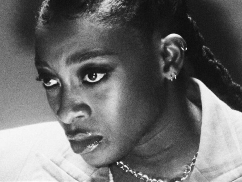 LOTUS, l’épiphanie téméraire de LITTLE SIMZ