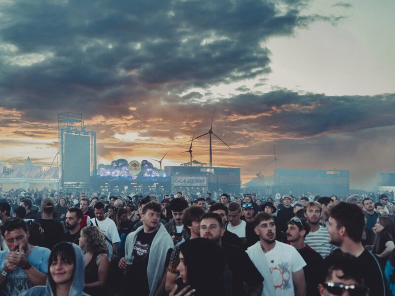 En plein coeur du chaudron de Dour 2025