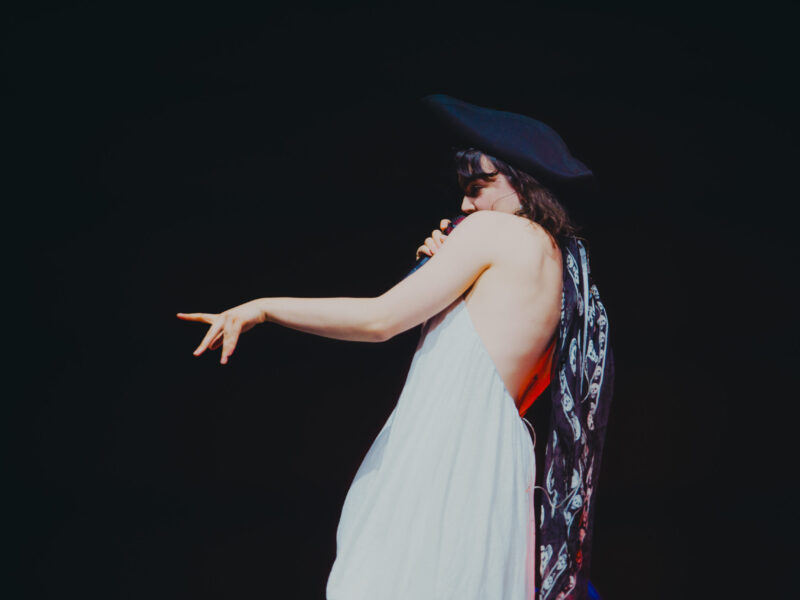 (PORTFOLIO) The Last Dinner Party et Sunday (1994) enchantent le Zénith !