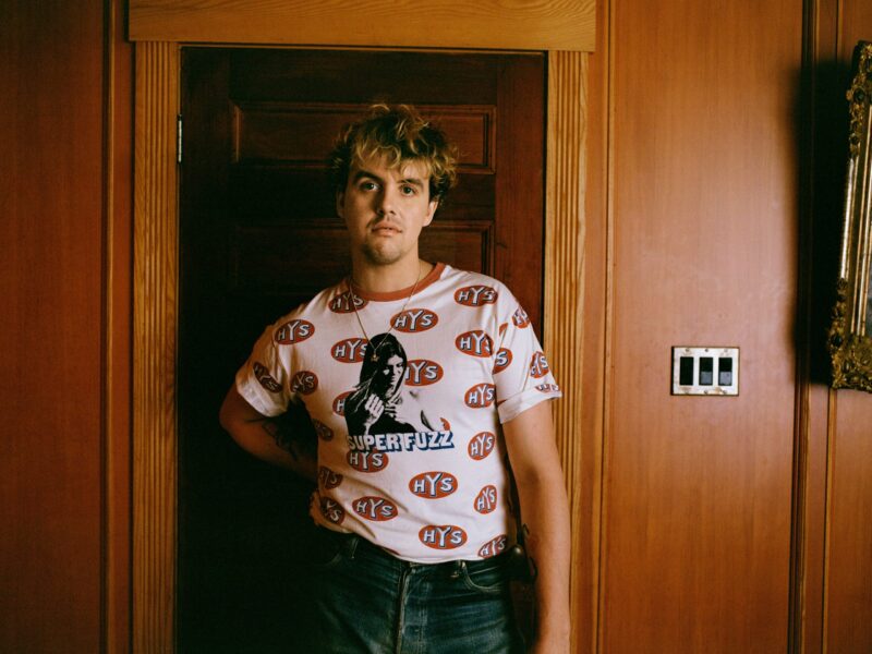 Les Louanges nous plumera la tête avec Alouette!